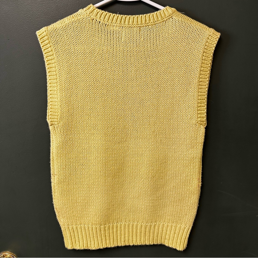 Vintage Oak Bluff Farm Animal Farmer Knit Sleeveless Sweater Vest Butter Yellow - Picture 2 of 7